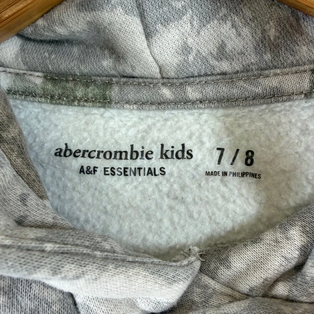 Abercrombie Kids A&F Essentials Camo Leaf Print Pullover Hoodie Grey Size 7/8